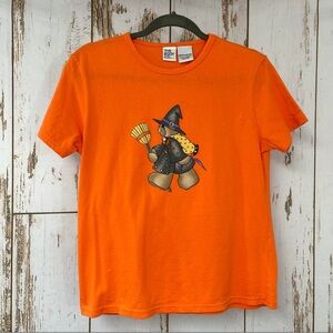 The Body Co, Halloween Graphic Shirt, Size Medium. In like new condition!
